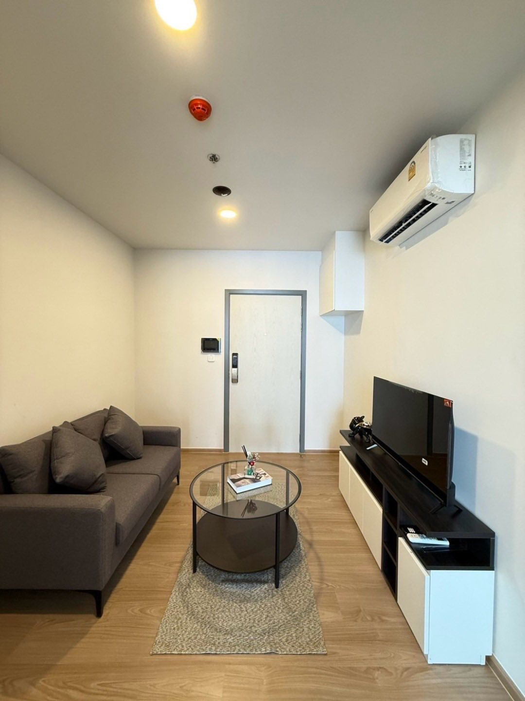 Chewathai Pinklao Living