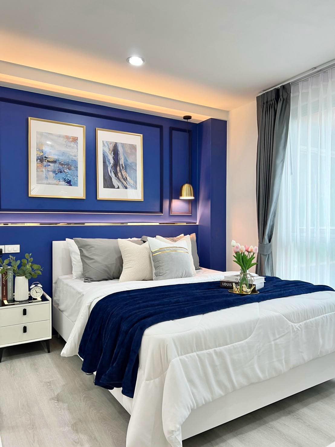 Double U Condominium Bedroom