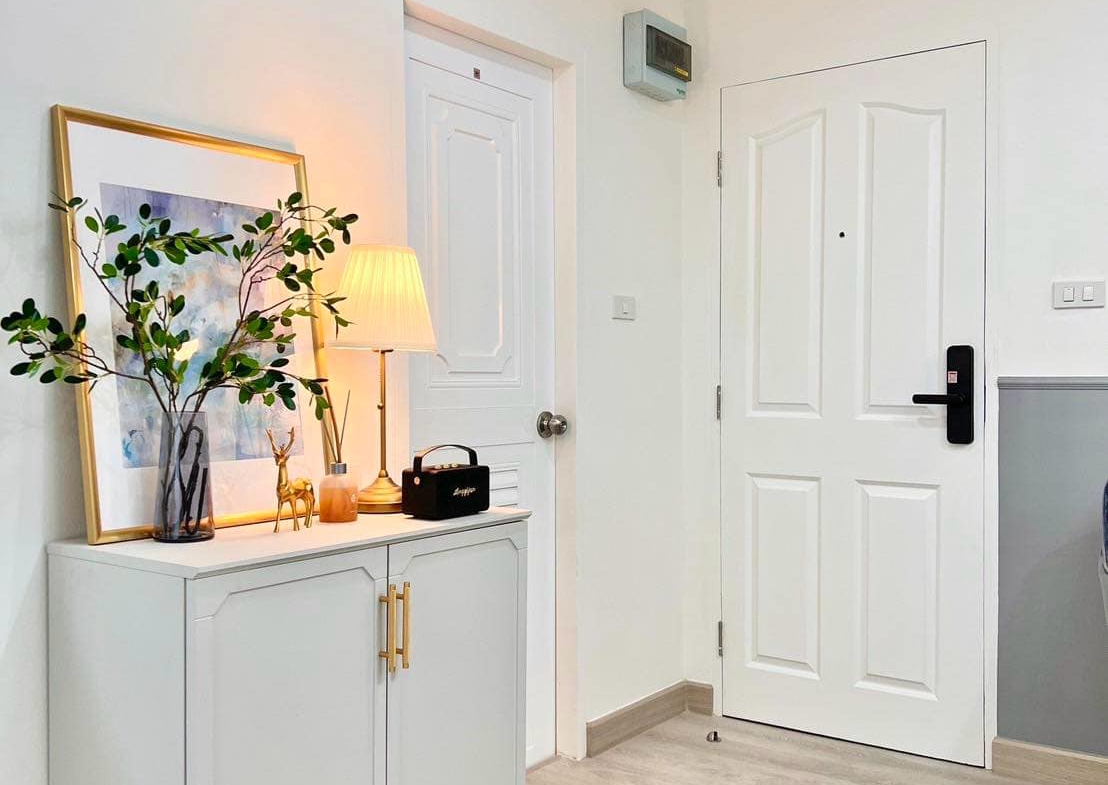 Double U Condominium