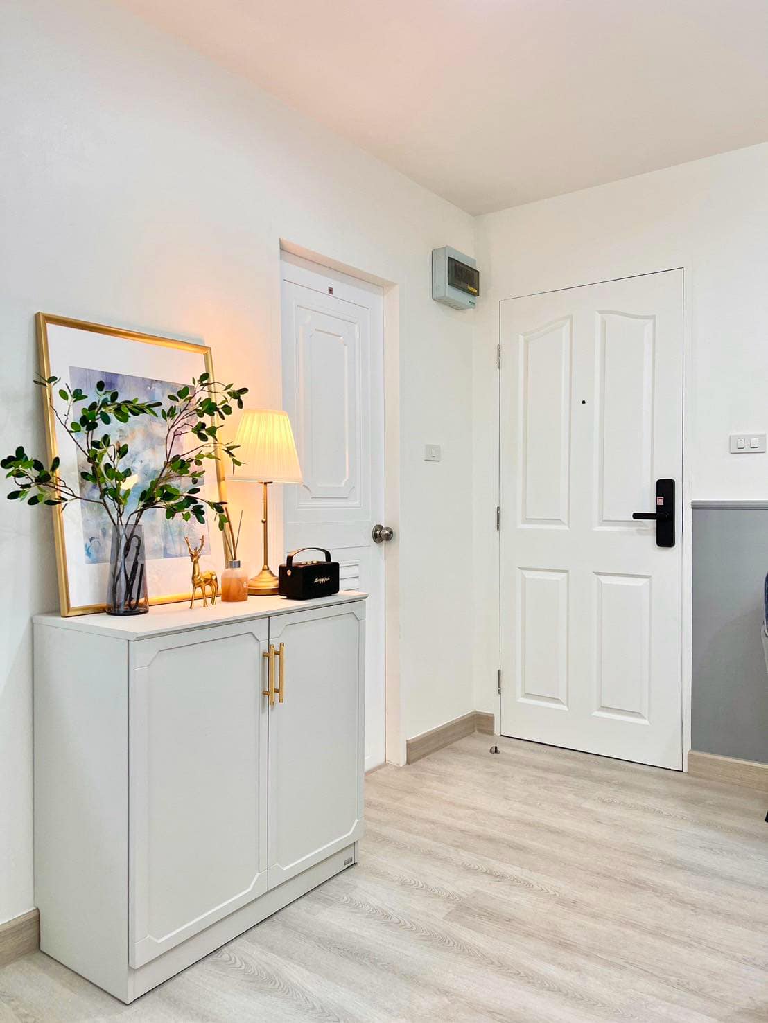 Double U Condominium