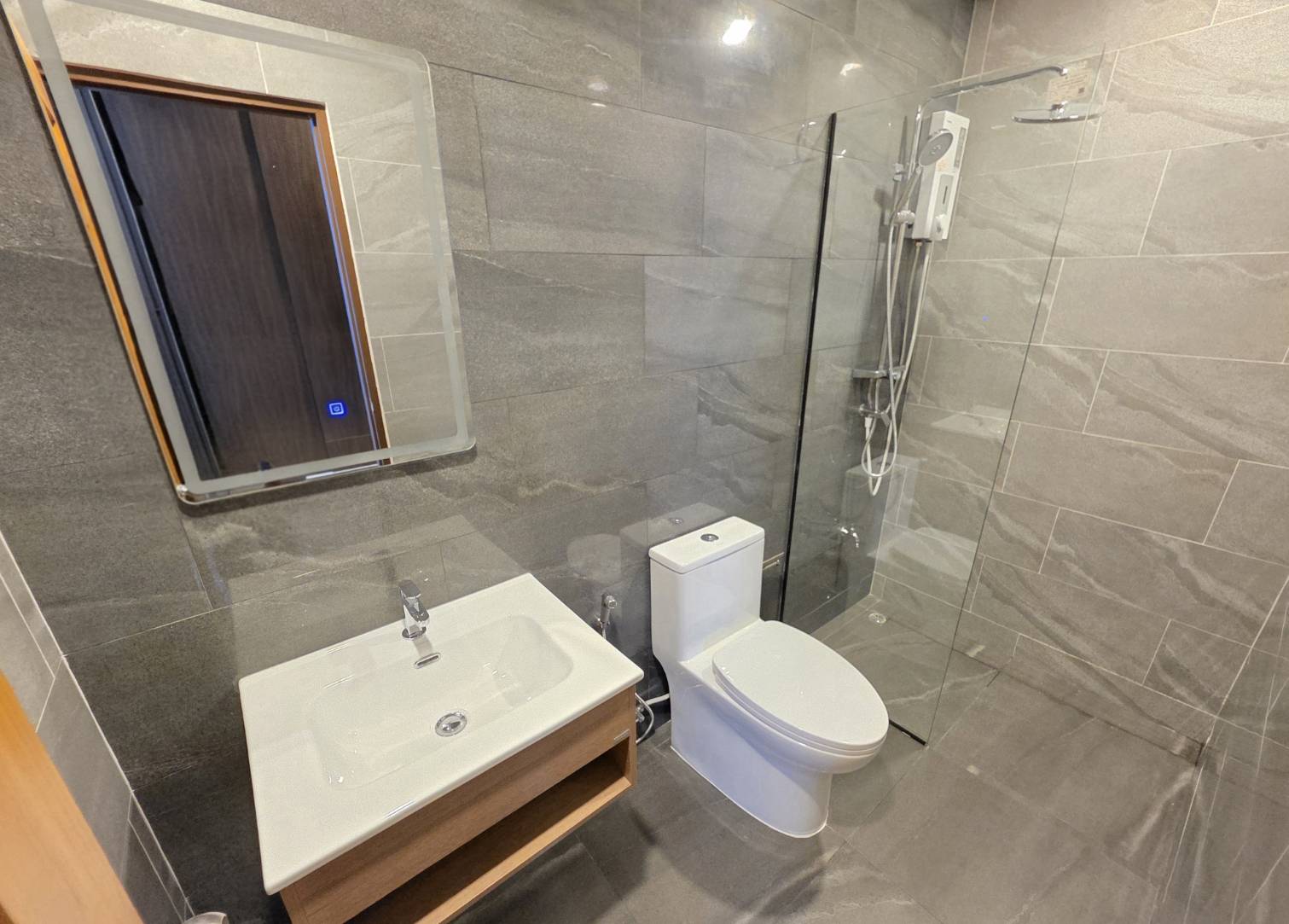 The Passion Residence Lagoon Bathroom