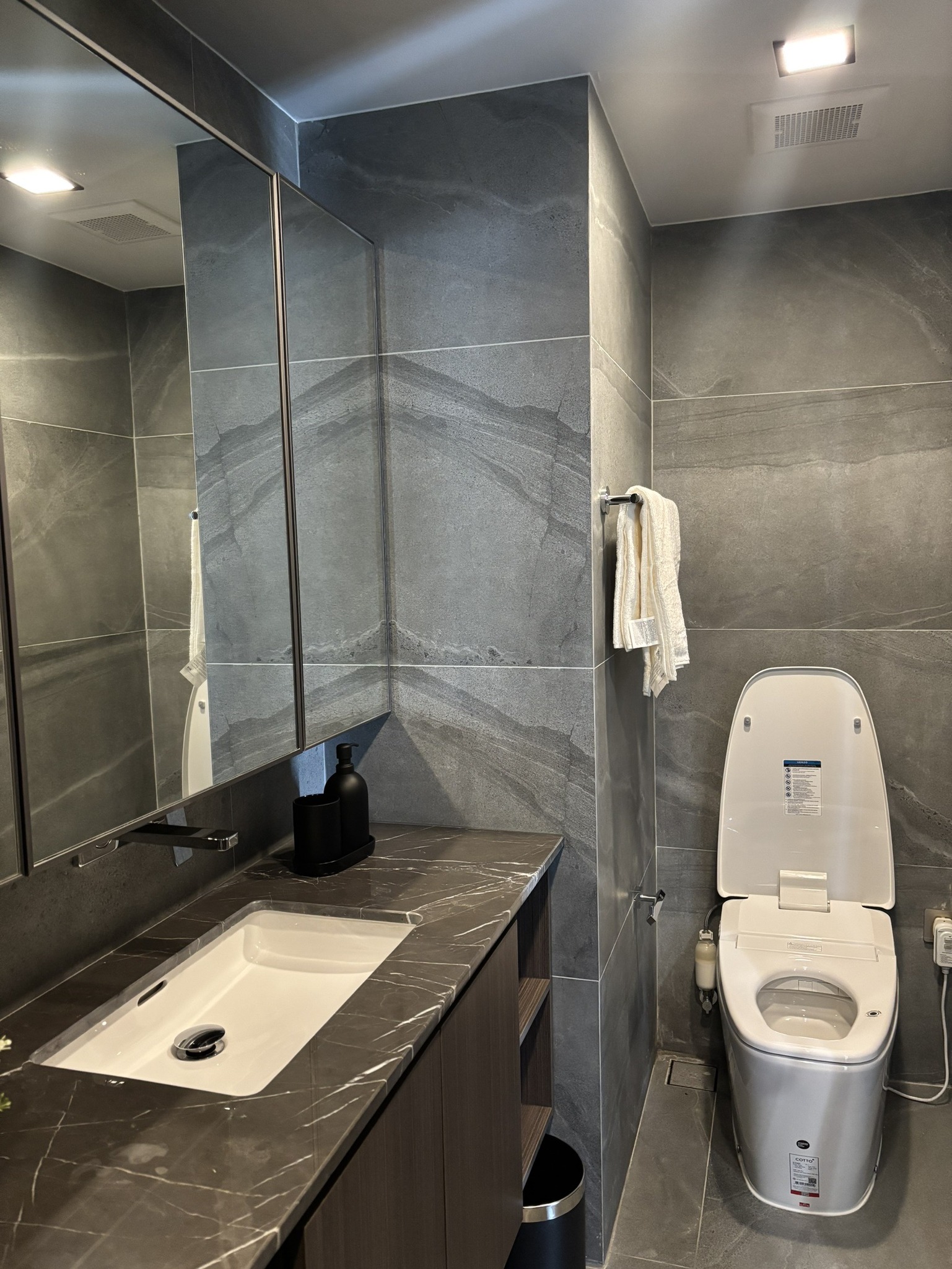 CONNER Ratchathewi Bathroom