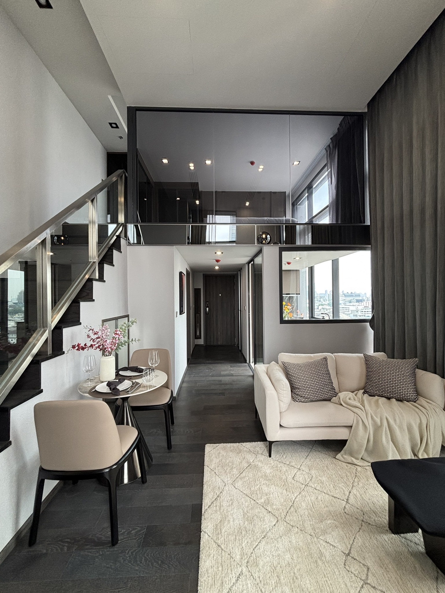 CONNER Ratchathewi Living