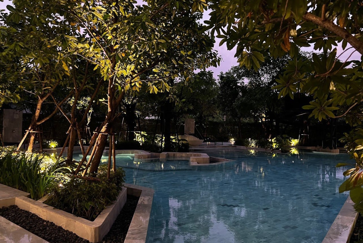 IDEO NEW RAMA9 Pool