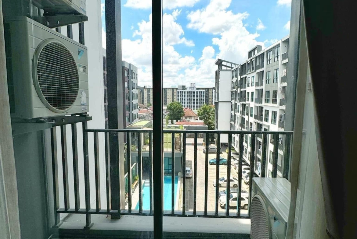 MAXXI CONDO9 Balcony