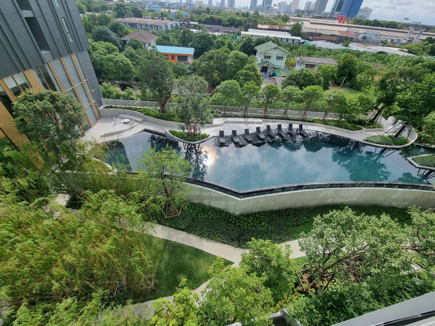 Atmoz Tropicana Bangna Swimming pool