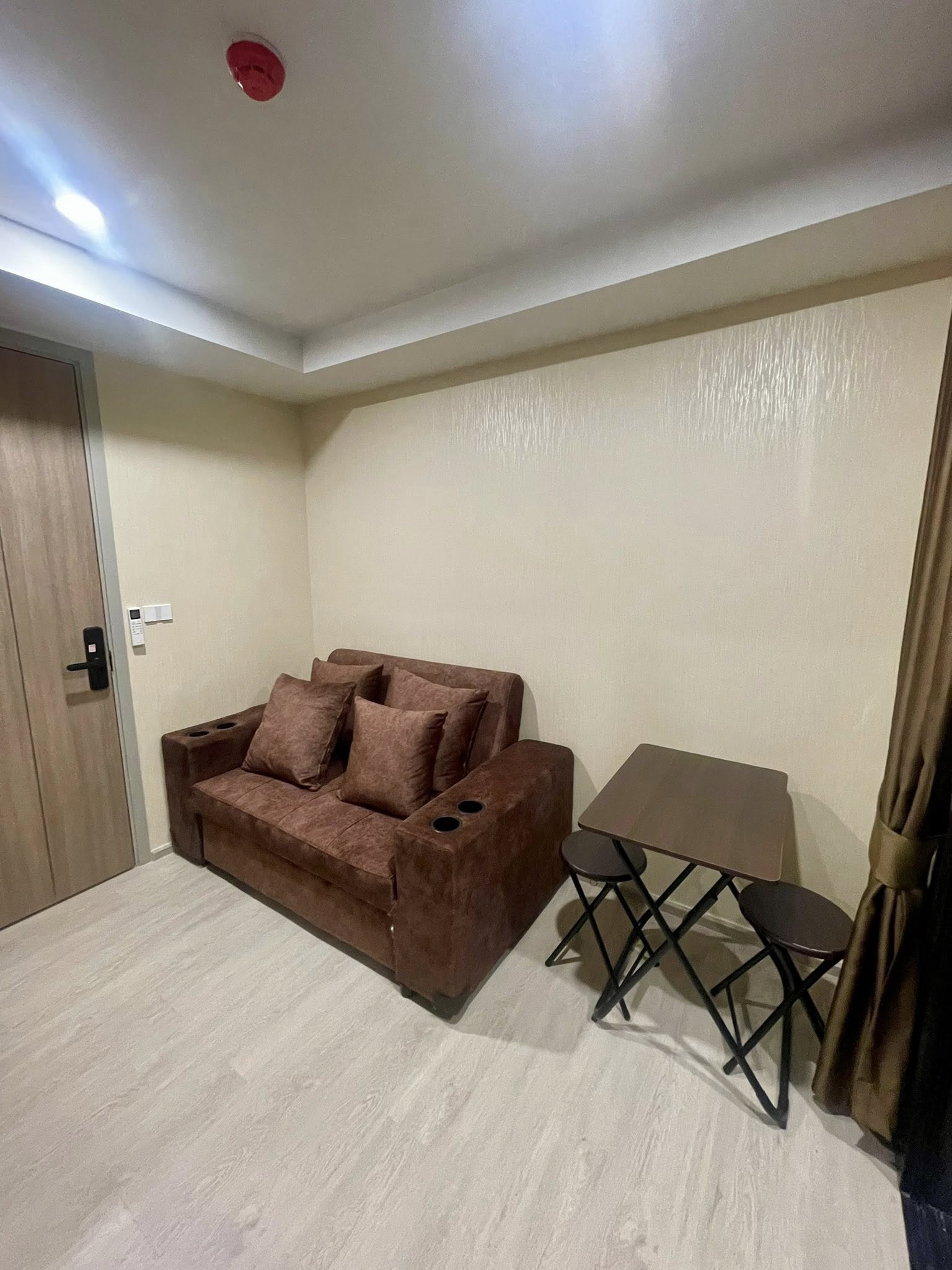 Nue Core Khu Khot Station Living