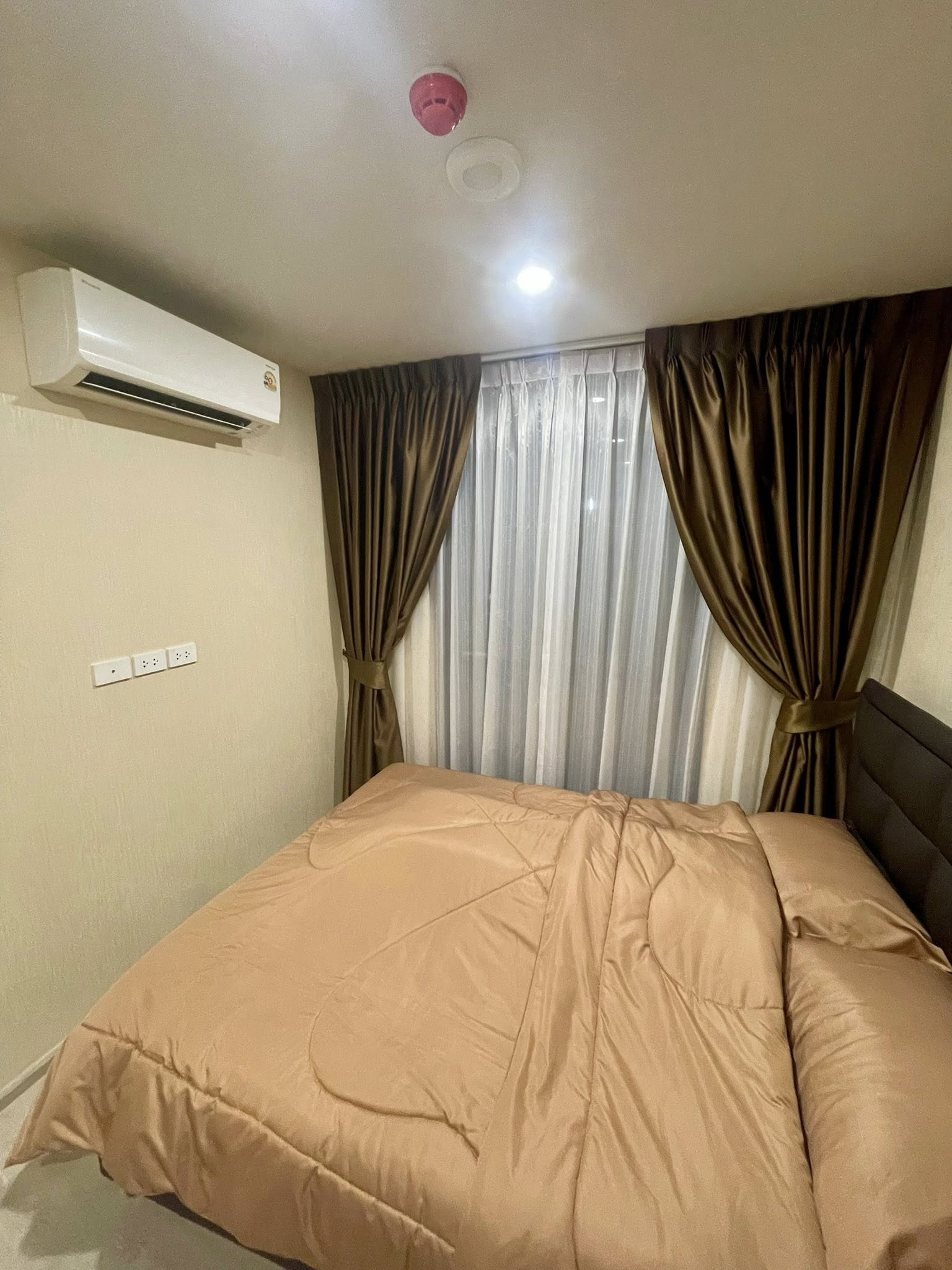 Nue Core Khu Khot Station Bedroom