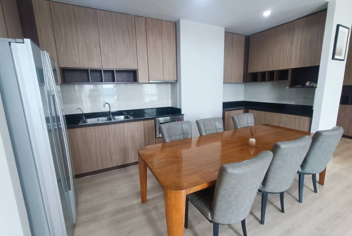 Kitchen zone & Dinning