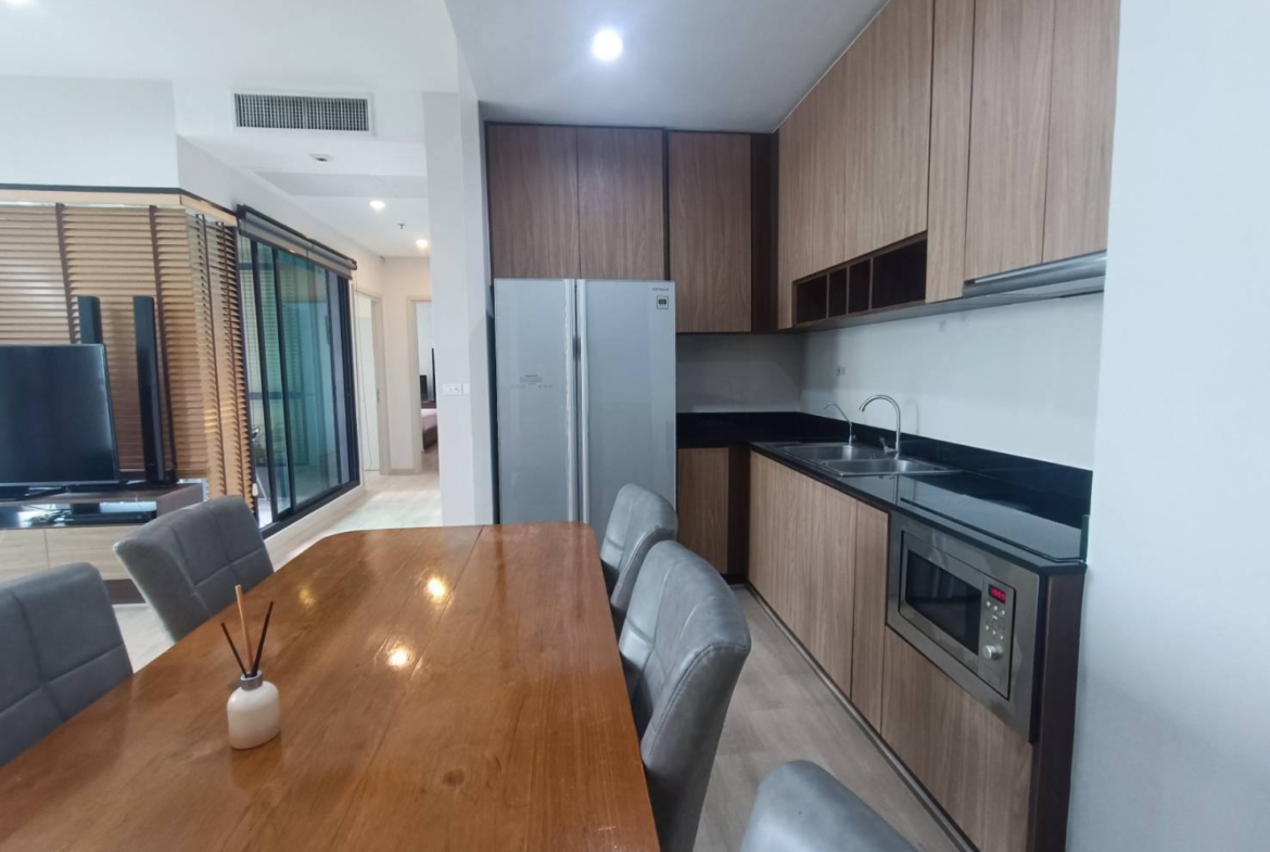 Kitchen zone & Dinning