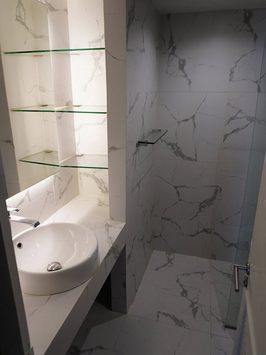 The Clover Thonglor Bathroom