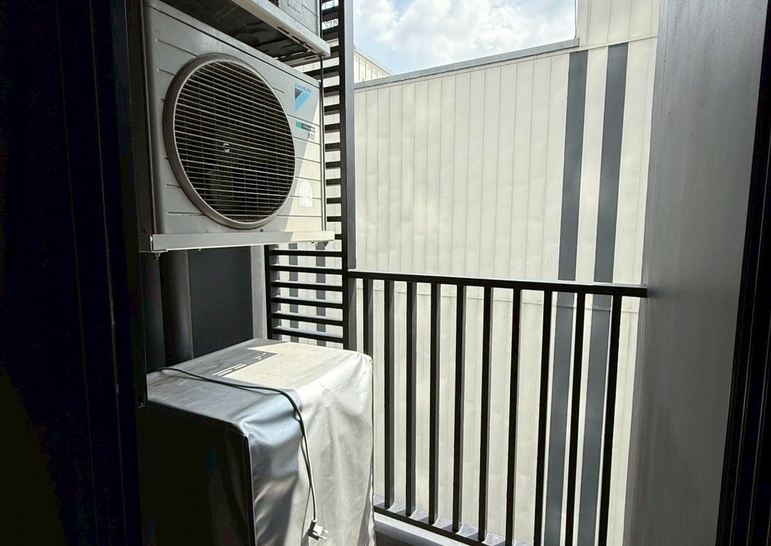 Knightsbridge kaset - society Balcony