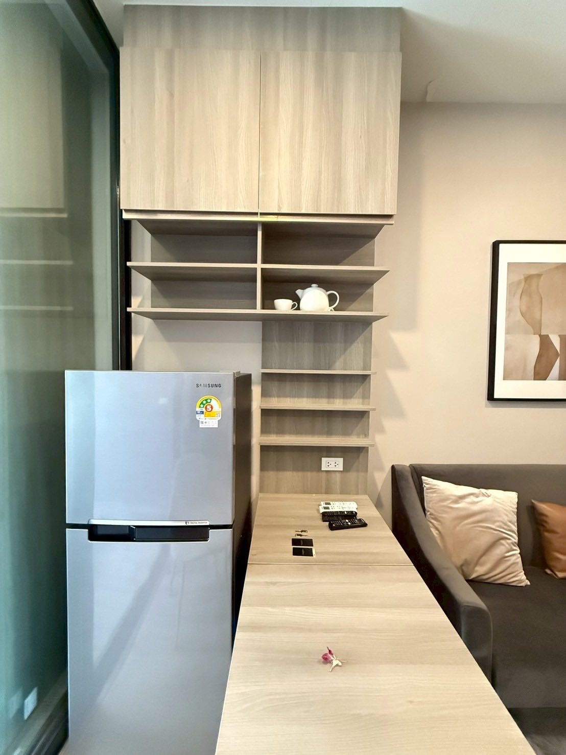 Knightsbridge kaset - society