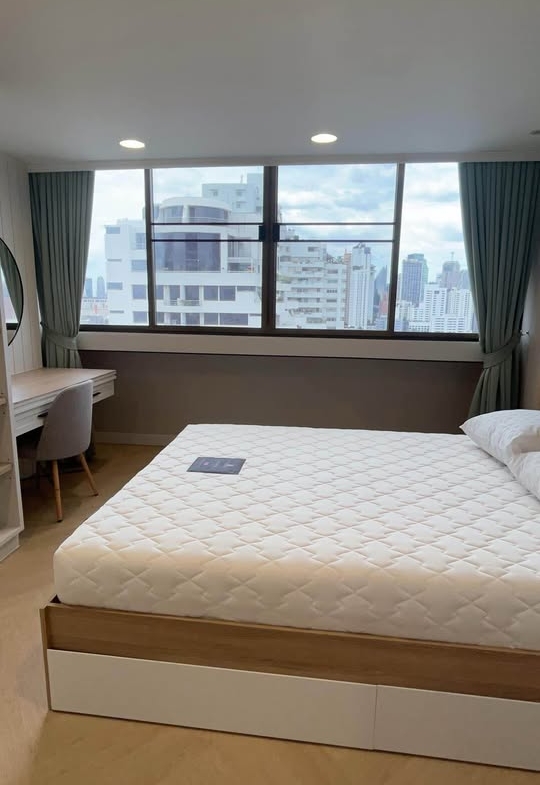 Bed Sup Supalai Place Sukhumvit 39