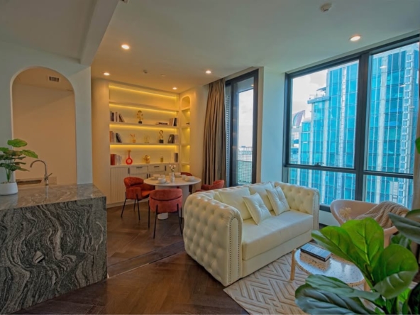 The ESSE Sukhumvit 36 Living