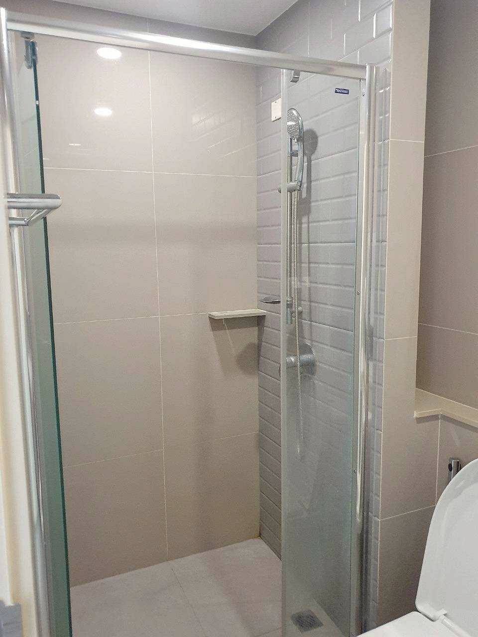 The Tree Charan 30 Bathroom