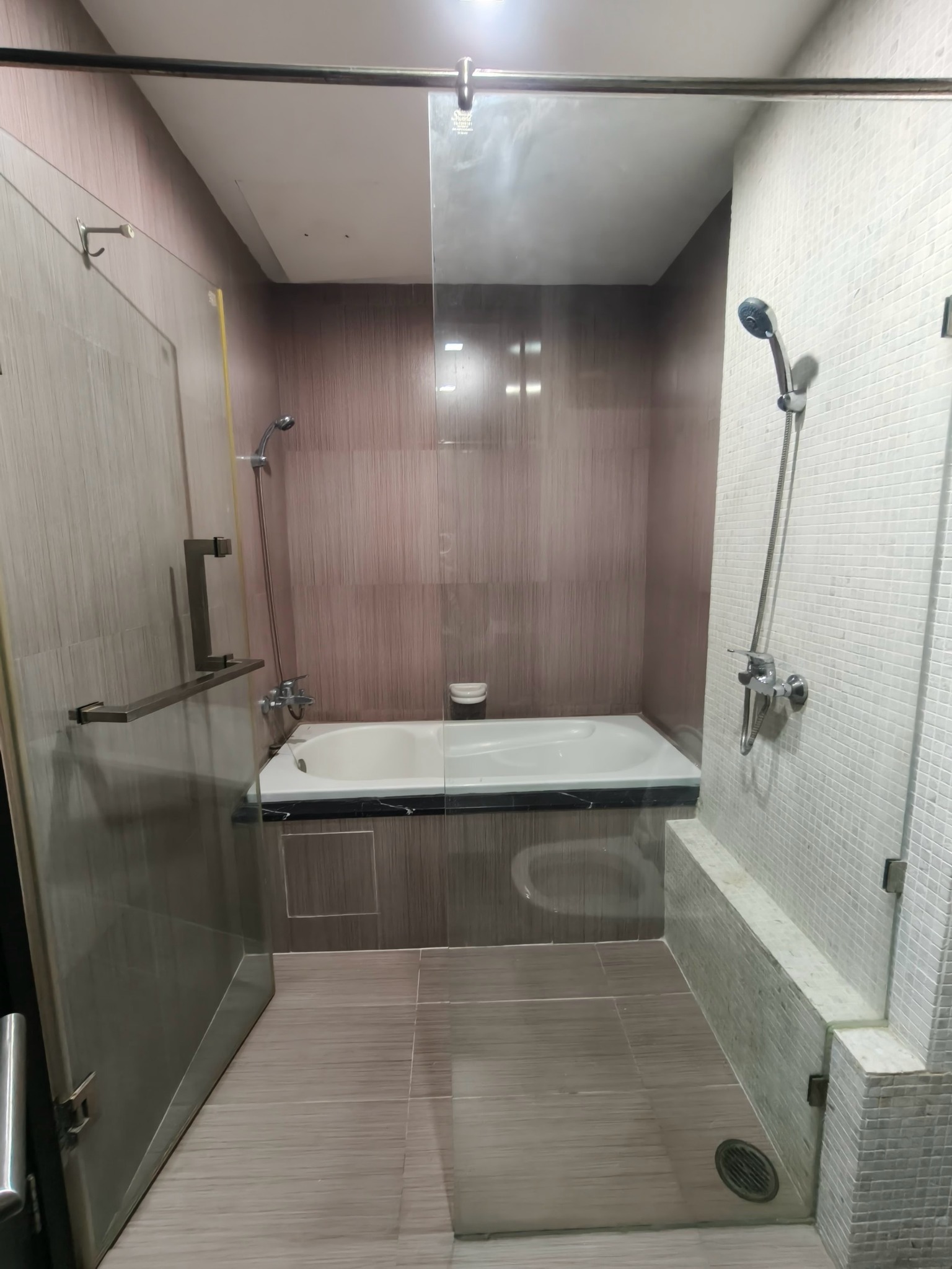 Villa Sikhara Thonglor 25 Bathroom