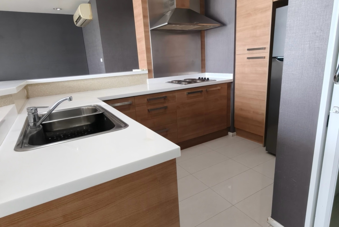 Villa Sikhara Thonglor 25 Kitchen