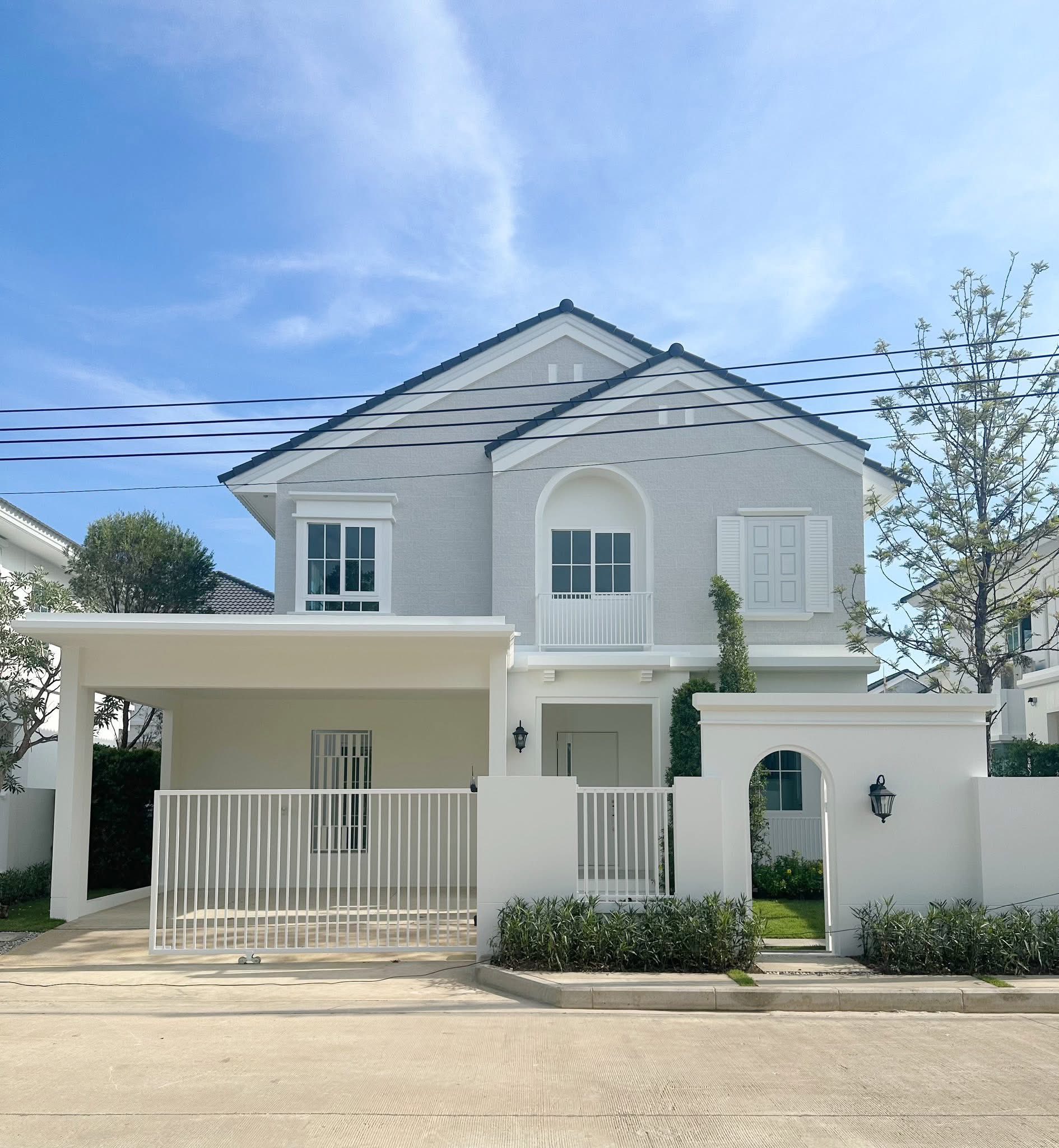 Rent a Modern 2-Storey House at Chaiyapruek Bangna Km.15