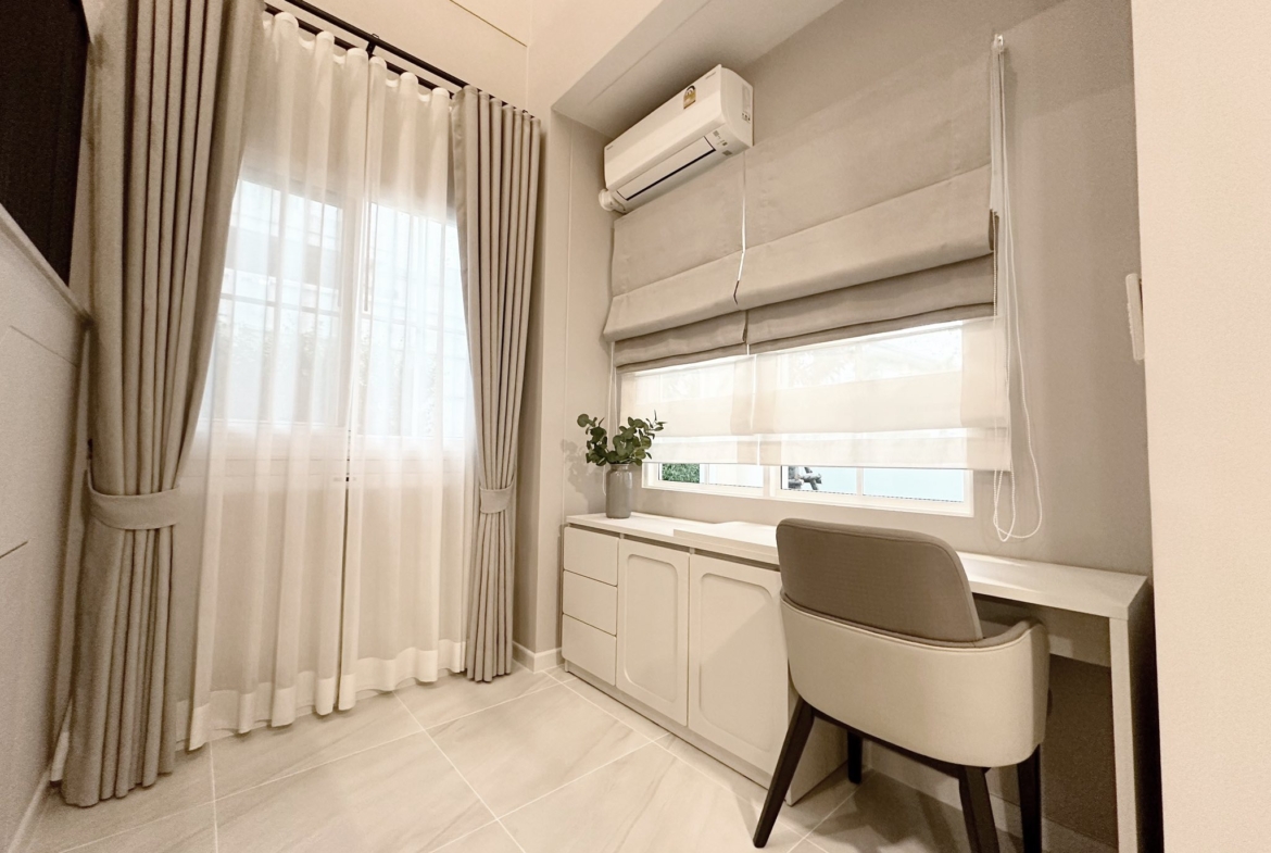 Rent a Modern 2-Storey House at Chaiyapruek Bangna Km.15