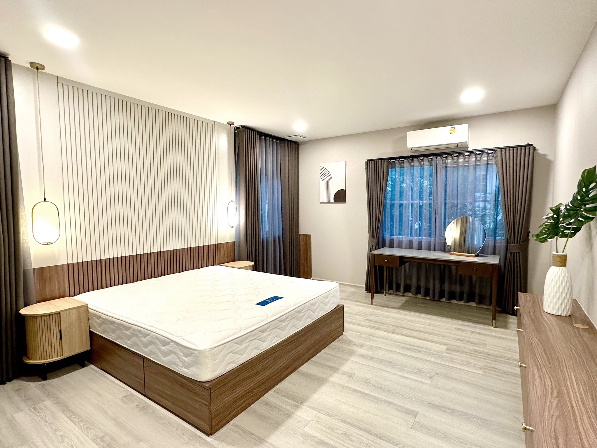 BEDROOM Rent a Modern 2-Storey House at Chaiyapruek Bangna Km.15