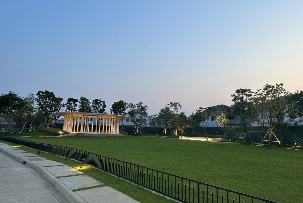 Rent a Modern 2-Storey House at Chaiyapruek Bangna Km.15