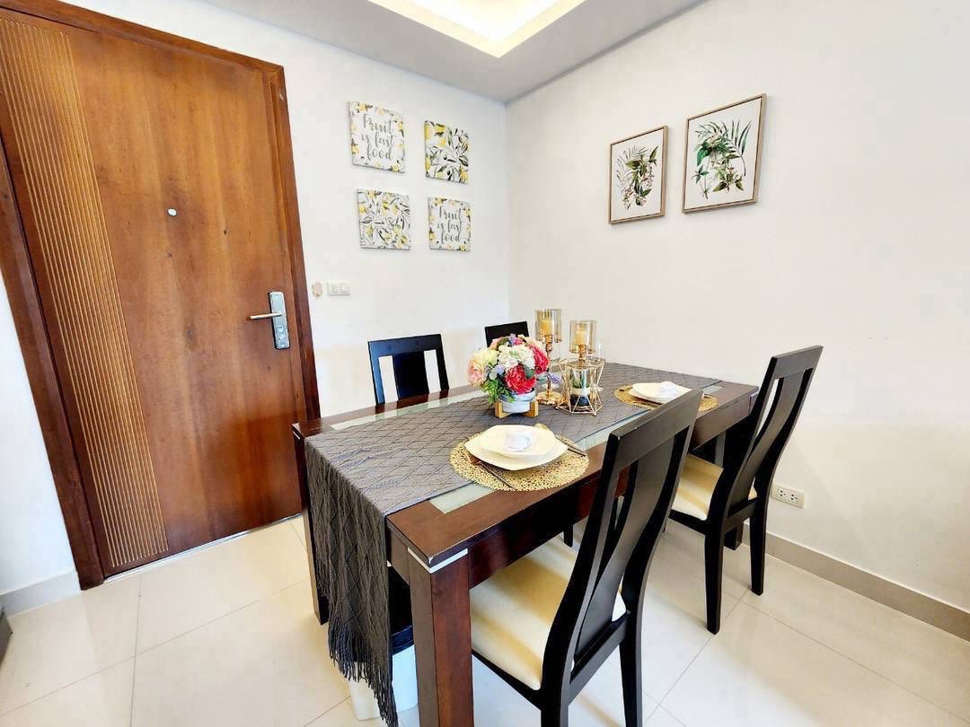 Dinning Club Royal Condominium