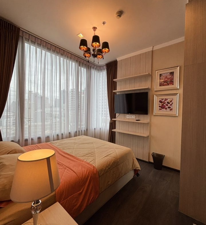 Edge Sukhumvit 23 Bedroom