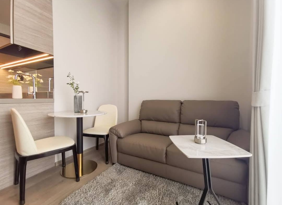 The Crest Park Residences