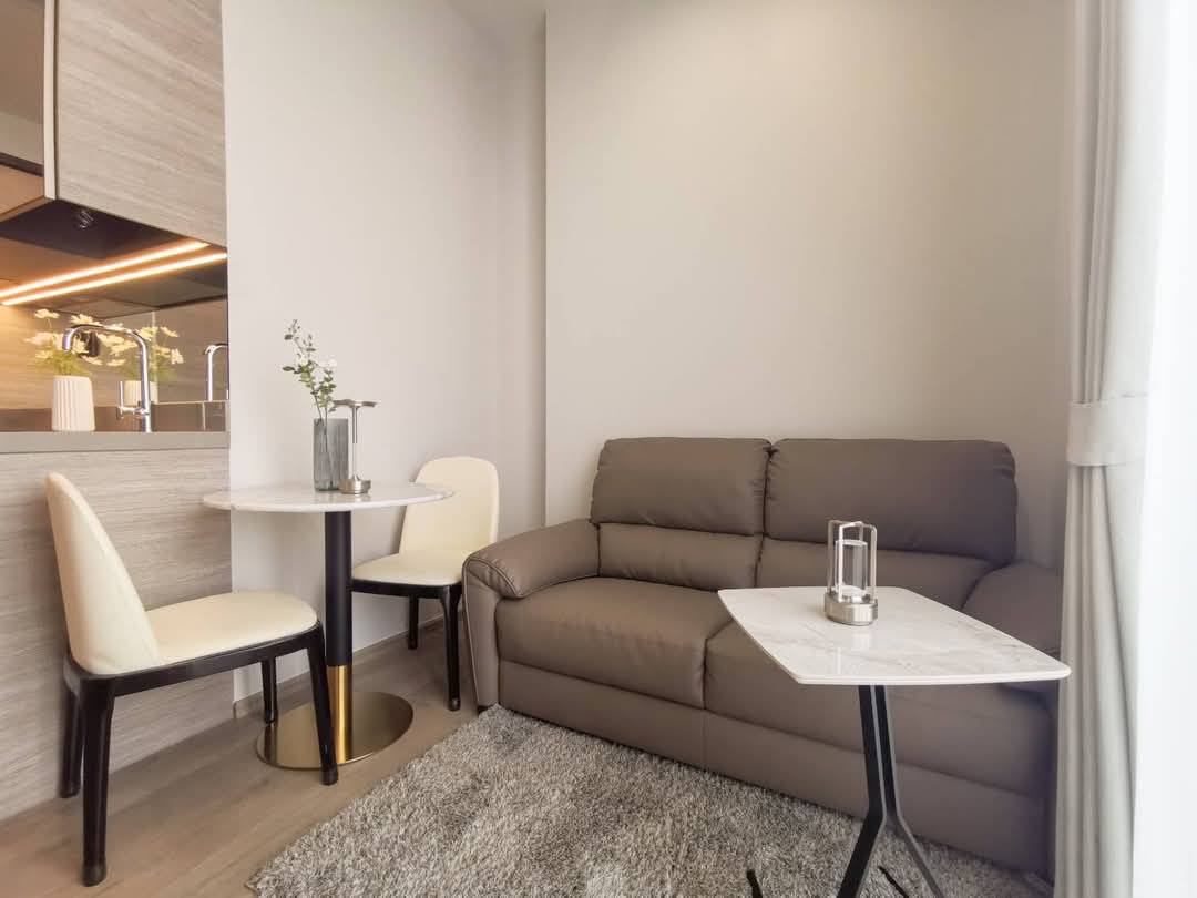 The Crest Park Residences