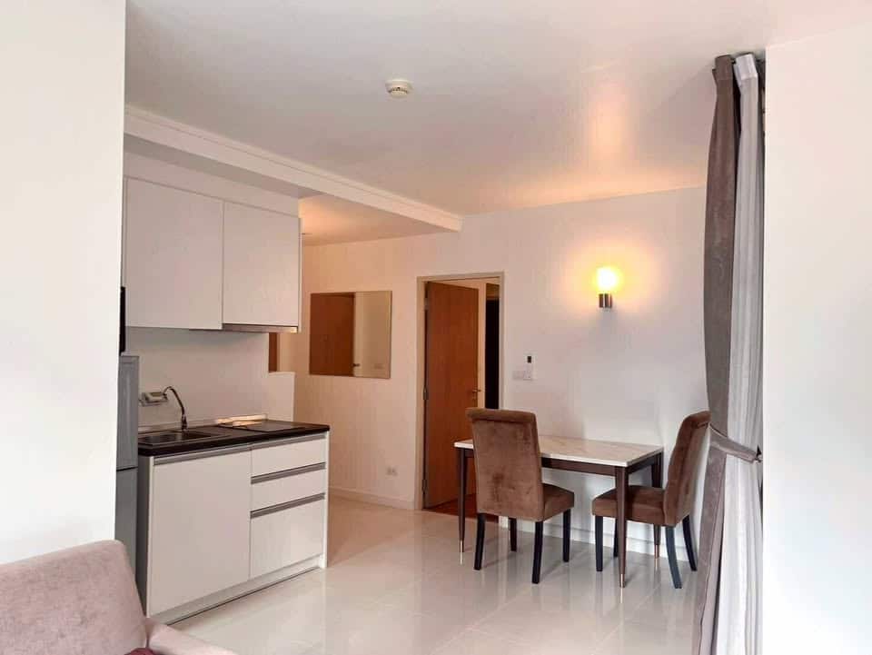 Le Cote Sukhumvit 14 Dinning