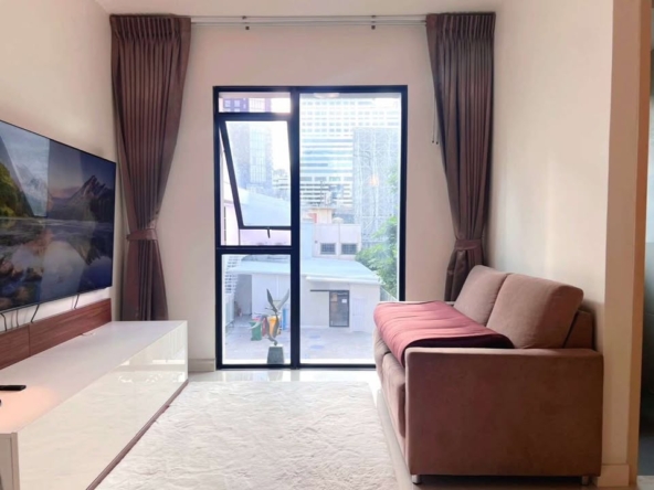Le Cote Sukhumvit 14 Living