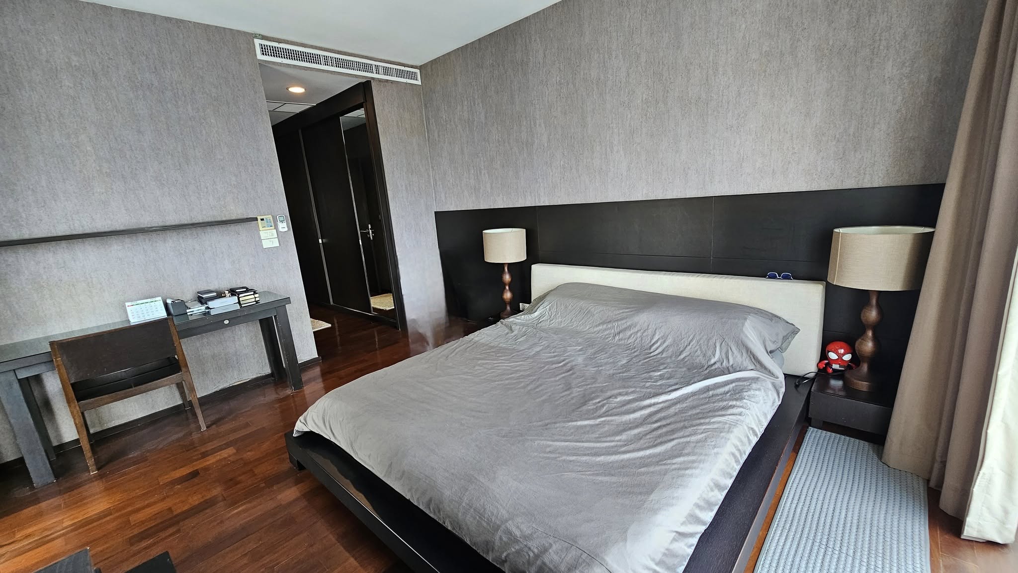 Bed Noble Ora Thonglor