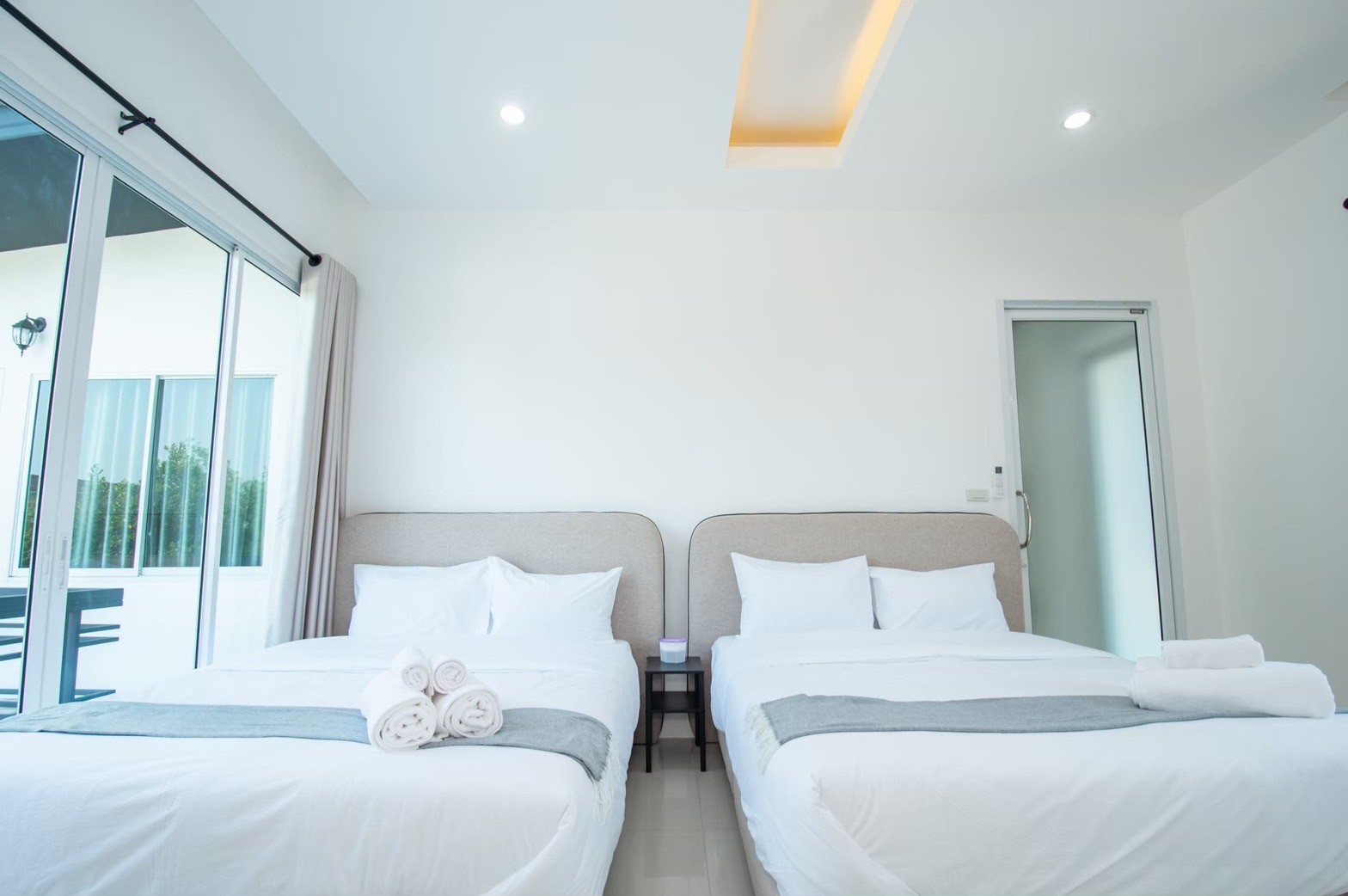 Primo Pool Villa Bed