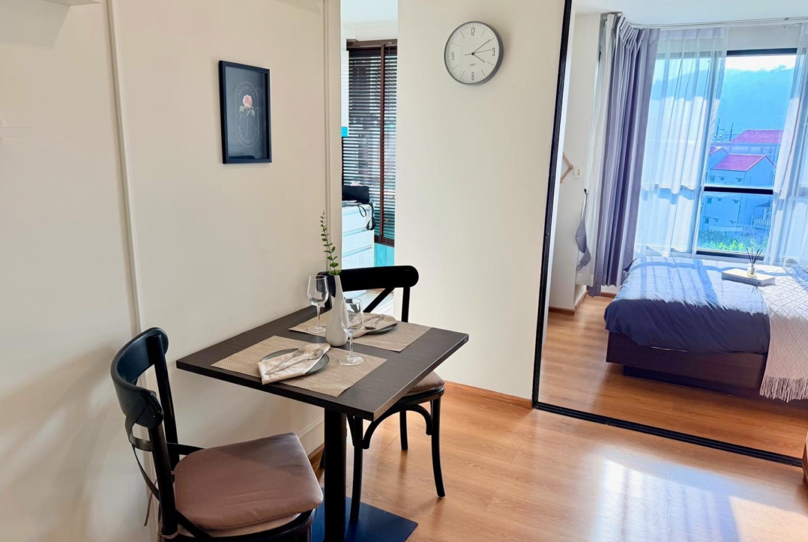 Dinning Centrio Condominium floor 6