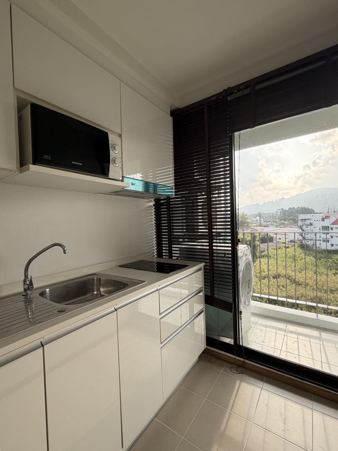 Kitchen Zone Centrio Condominium floor 6