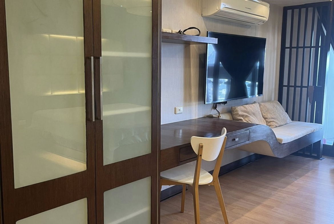 State Tower – 1 Bedroom, 30th Floor