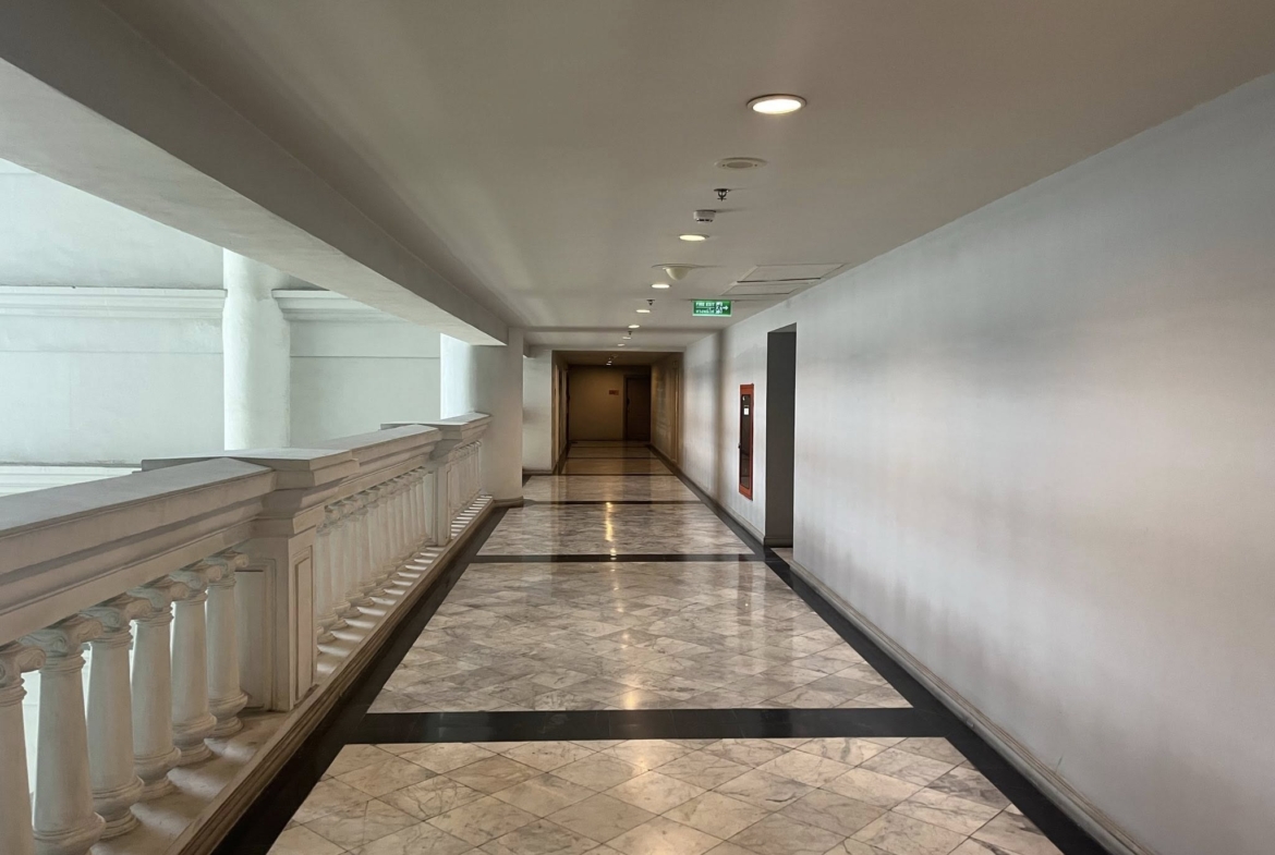 State Tower – 1 Bedroom, 30th Floor