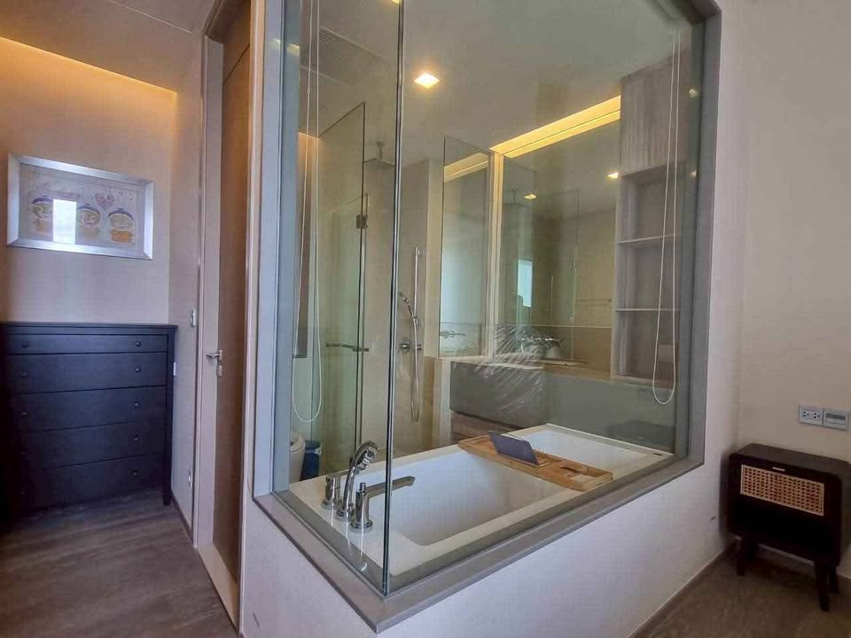 The Esse Asoke (Floor 37)