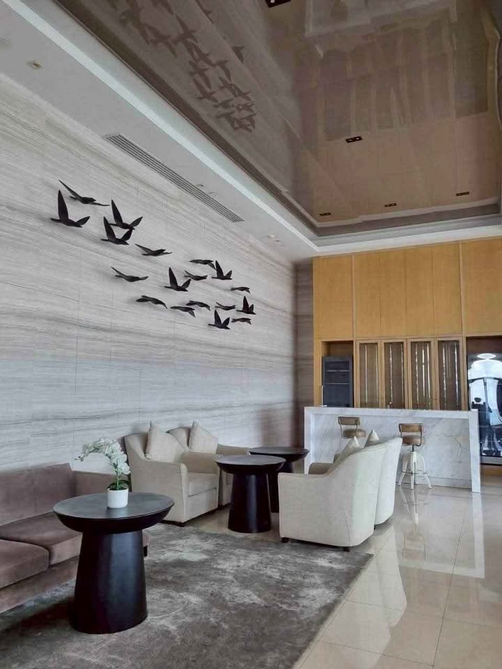 The Esse Asoke (Floor 37)