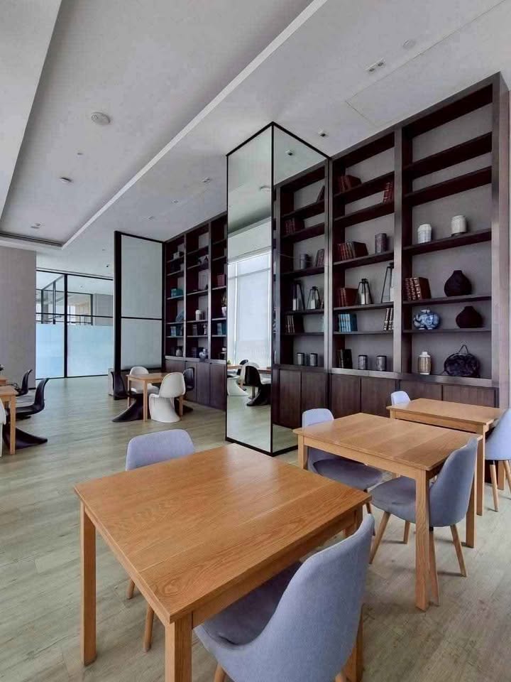 The Esse Asoke (Floor 37)