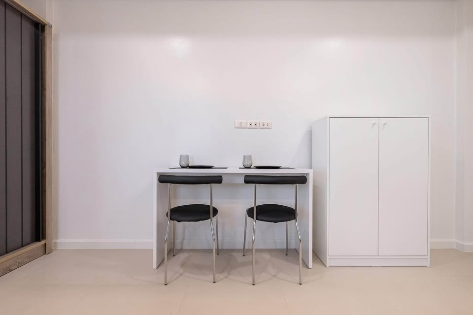 Condominium for Sale & Rent at JW Suite Condominium