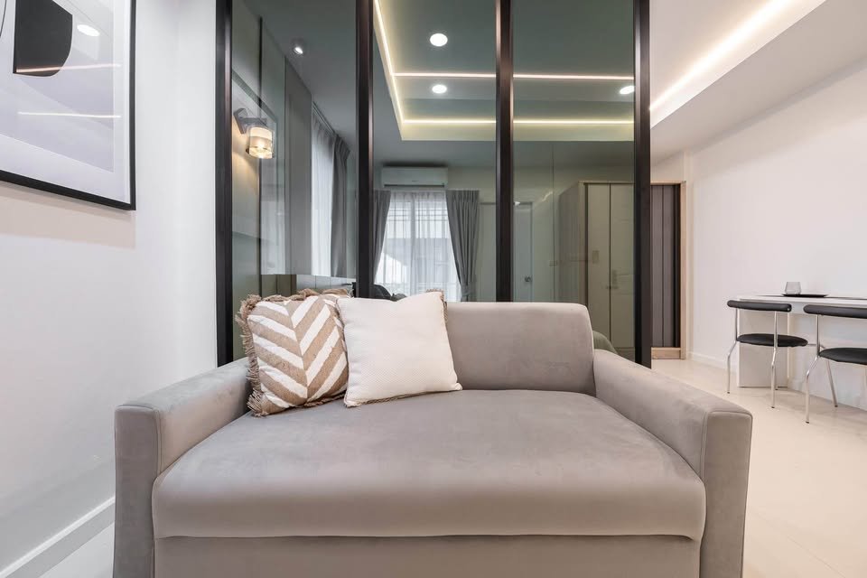 Condominium for Sale & Rent at JW Suite Condominium