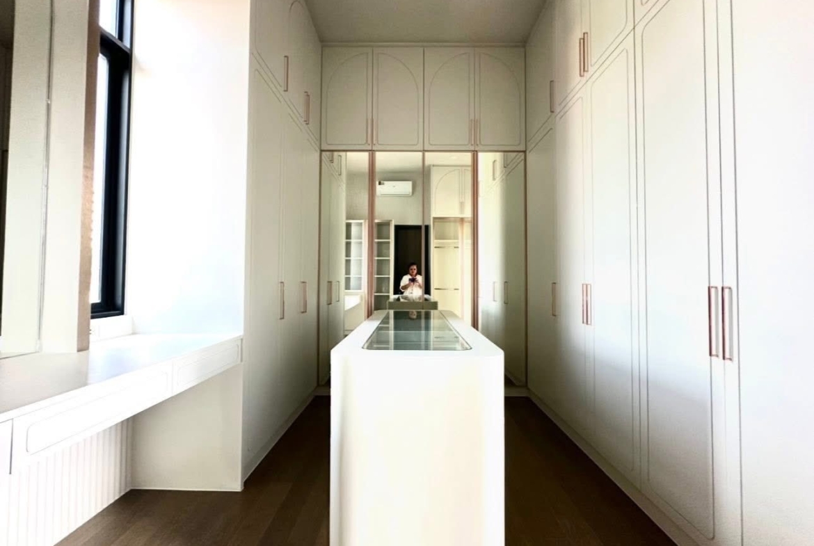 Luxury Pool Villa for Sale at The Master Ekkamai – Ramintra