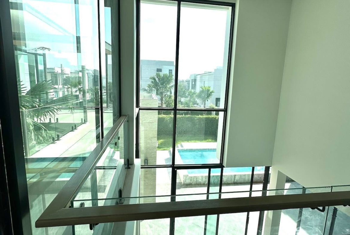 Luxury Pool Villa for Sale at The Master Ekkamai – Ramintra