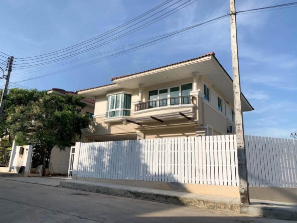 Supalai Essence Phuket pool house exterior for sale in Thalang
