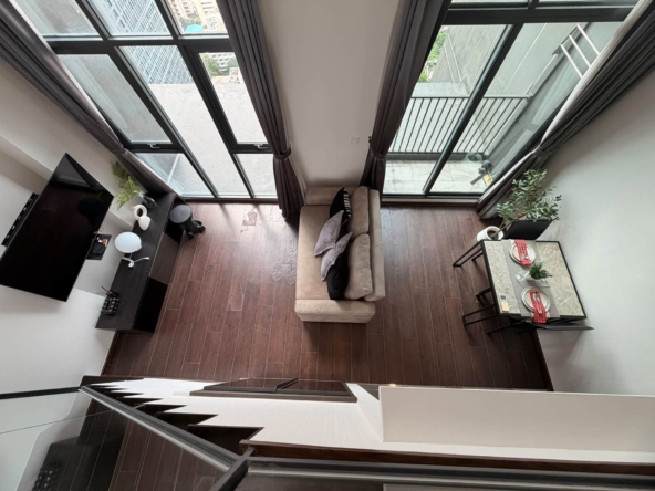 C Ekkamai high-floor duplex condo photo 1