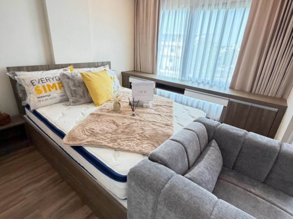 Sun City MRT Fai Chai fully furnished 1-bedroom condo interior photo 1